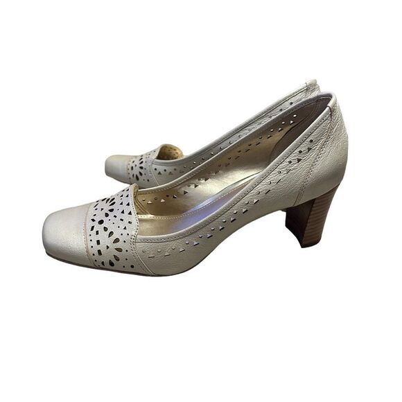 Joan & David luxe pale gold leather with wood look heels size 9.5 - Picture 5 of 10